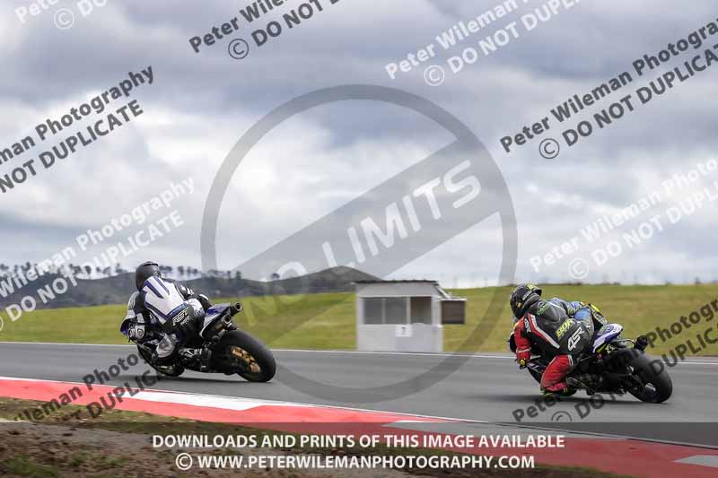 cadwell no limits trackday;cadwell park;cadwell park photographs;cadwell trackday photographs;enduro digital images;event digital images;eventdigitalimages;navarra;no limits trackdays;peter wileman photography;racing digital images;trackday digital images;trackday photos